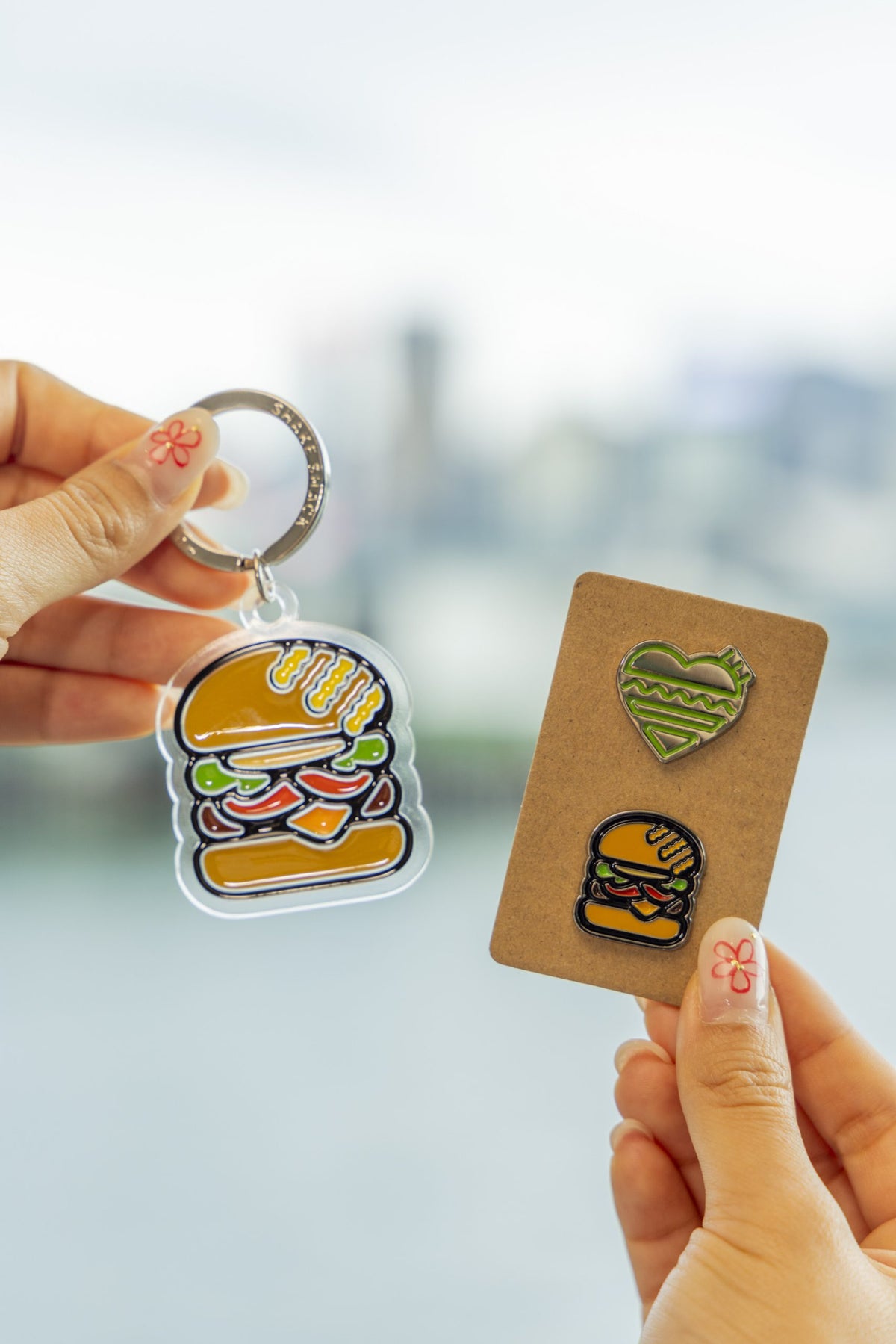 【現貨】HM X SHAKE SHACK BURGER PIN SET - XX29GD040
