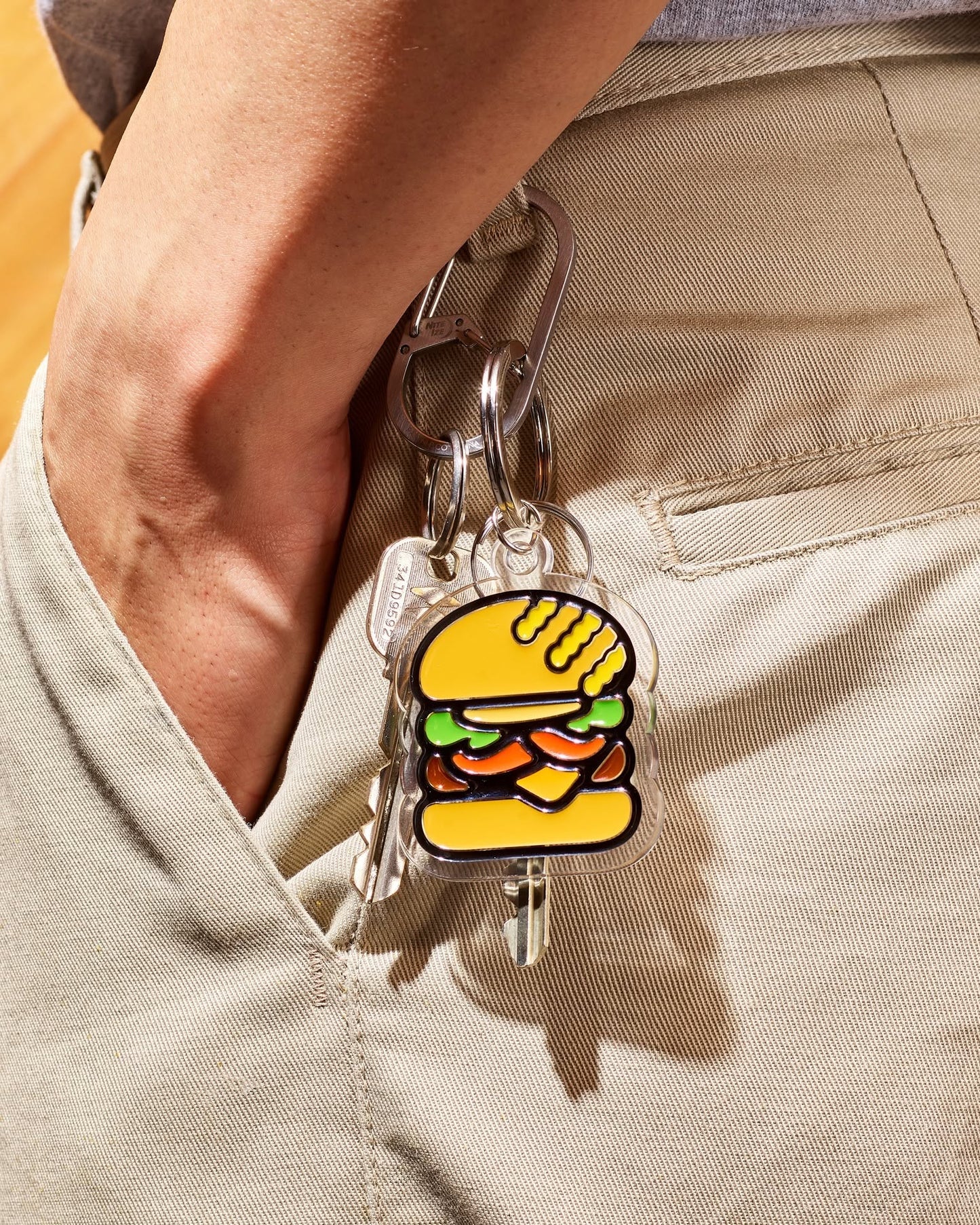 【現貨】HUMAN MADE X SHAKE SHACK 25SS HM X SHAKE SHACK BURGER KEYCHAIN - XX29GD039