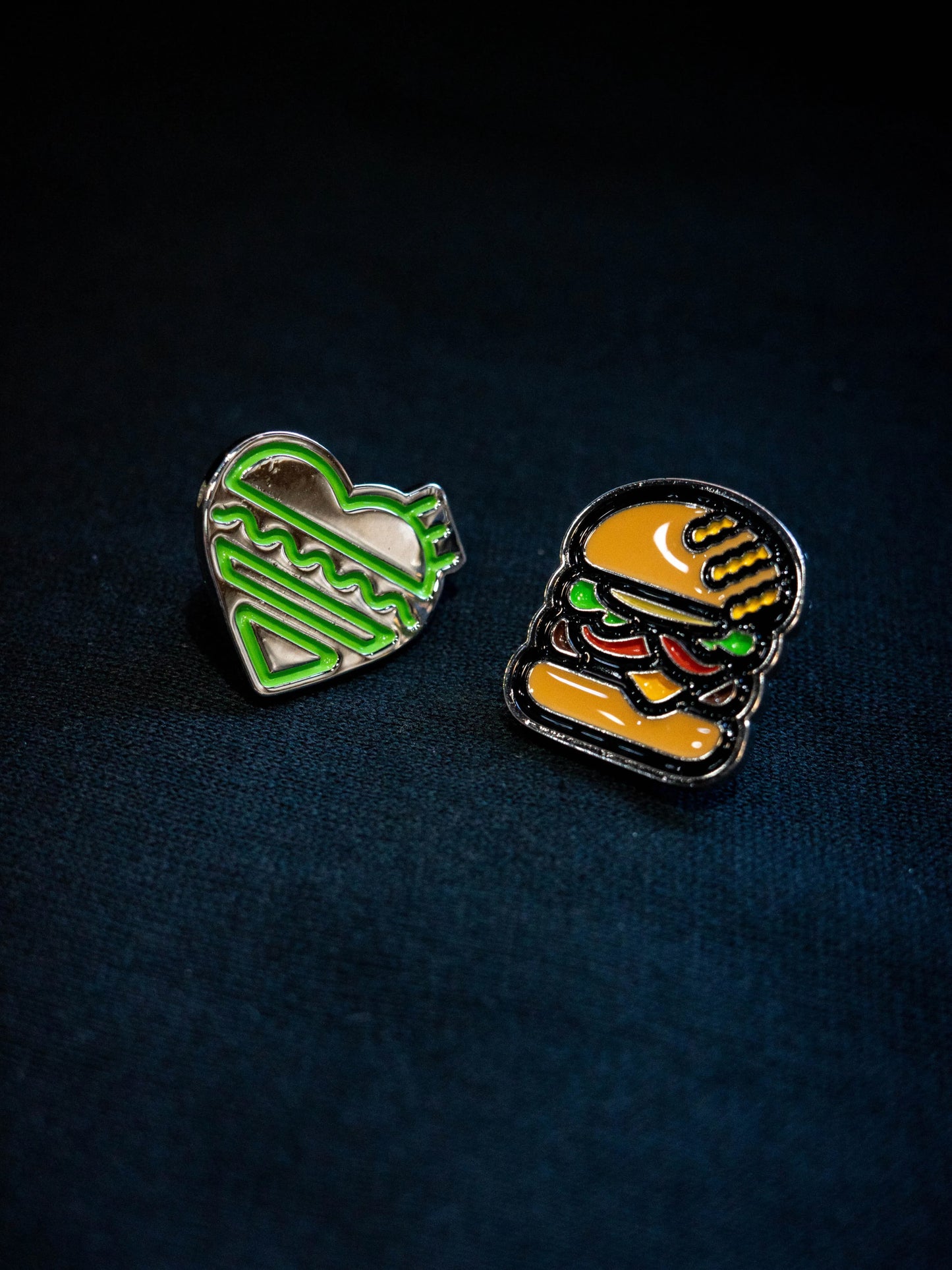【現貨】HM X SHAKE SHACK BURGER PIN SET - XX29GD040